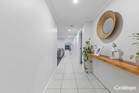 Property photo of 14 Spinebill Court Pakenham VIC 3810