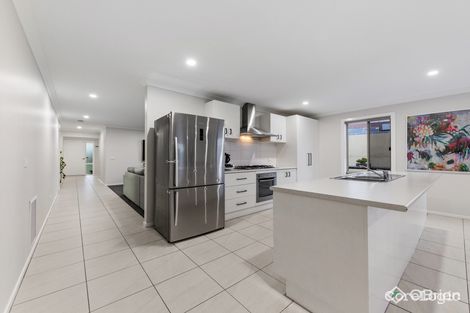 Property photo of 14 Spinebill Court Pakenham VIC 3810