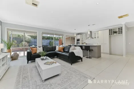 Property photo of 6 Monarch Road Berwick VIC 3806
