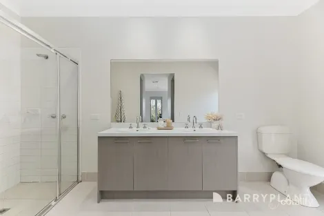 Property photo of 6 Monarch Road Berwick VIC 3806