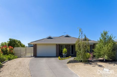2 Pine Ct, Waurn Ponds, VIC 3216