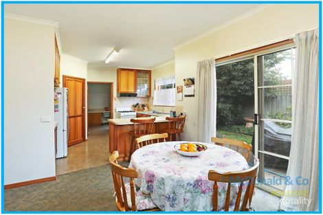 Property photo of 2/15 St Elmo Crescent Highton VIC 3216