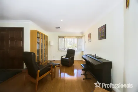 Property photo of 25 Aylesford Drive Marangaroo WA 6064