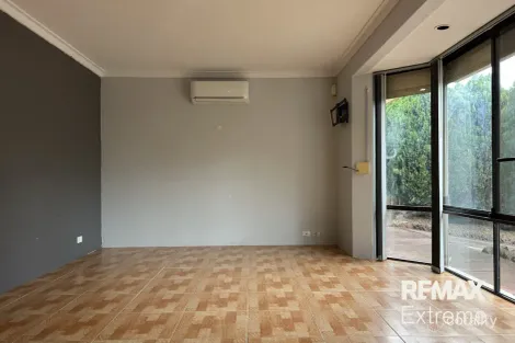 Property photo of 16 Oakleaf Circle Mirrabooka WA 6061