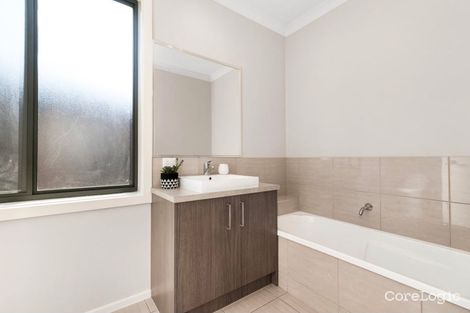 Property photo of 4A Rowson Grove Clarinda VIC 3169