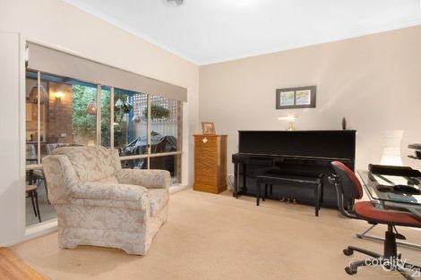Property photo of 17 Honeysuckle Close Pakenham VIC 3810