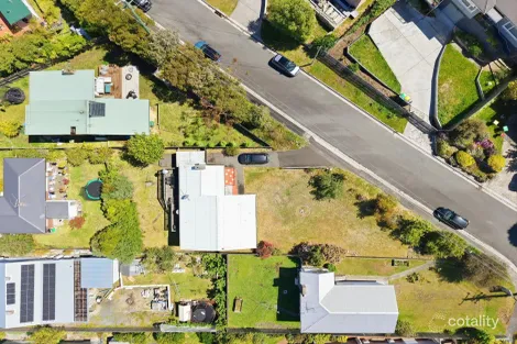 Property photo of 3 Oliver Avenue Lindisfarne TAS 7015