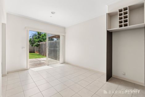 Property photo of 1/14 Acheron Crescent Werribee VIC 3030