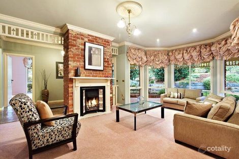 Property photo of 11 Sunray Court Eltham VIC 3095