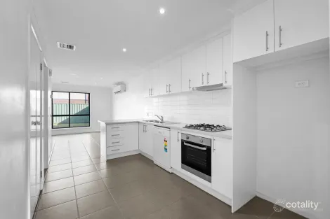 Property photo of 12 Bluestone Street Pakenham VIC 3810