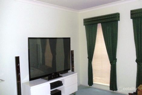 Property photo of 52 Fullerton Circuit St Helens Park NSW 2560