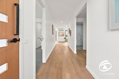 Property photo of 2/82 Railway Avenue Garfield VIC 3814