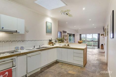 Property photo of 100 Mountain View Parade Rosanna VIC 3084