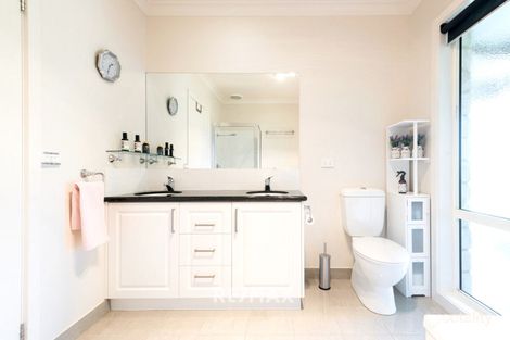 Property photo of 17 Tamhaven Drive Swan Reach VIC 3903