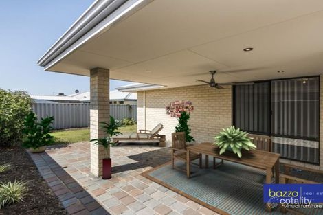 Property photo of 5 Robur Way Banksia Grove WA 6031
