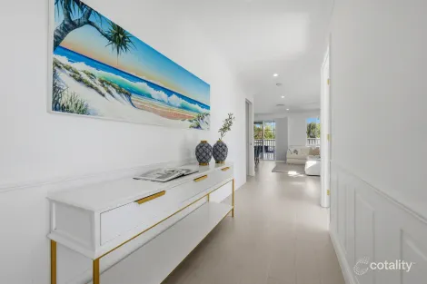 Property photo of 37A Silvabank Drive Varsity Lakes QLD 4227