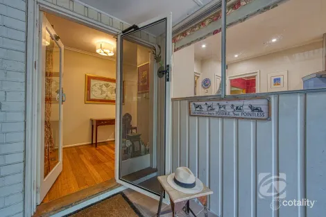 Property photo of 37 Lyall Road Berwick VIC 3806