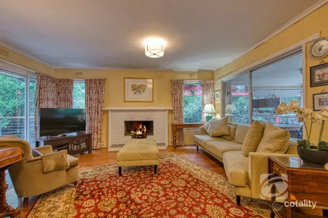 Property photo of 37 Lyall Road Berwick VIC 3806