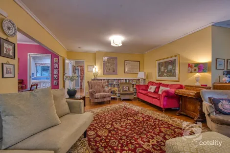 Property photo of 37 Lyall Road Berwick VIC 3806