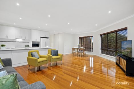 Property photo of 2/7 Aaran Close Endeavour Hills VIC 3802