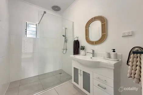 Property photo of 4 Carcoola Street Cranbrook QLD 4814