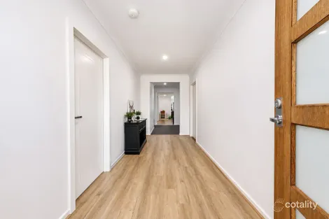 Property photo of 148 Atherstone Boulevard Strathtulloh VIC 3338