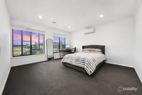 Property photo of 148 Atherstone Boulevard Strathtulloh VIC 3338