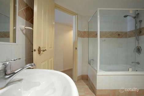 Property photo of 2/19 O'Connell Street Kangaroo Point QLD 4169