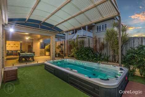 Property photo of 7 Pickthorne Street Holland Park West QLD 4121