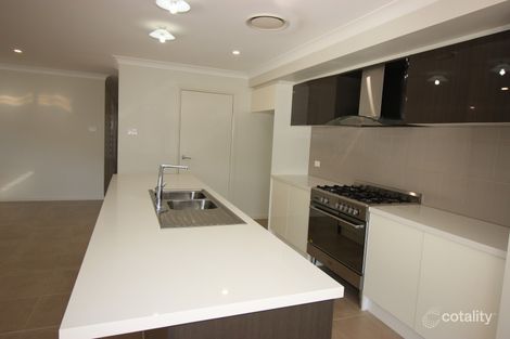 Property photo of 28 Boyne Crescent Cameron Park NSW 2285