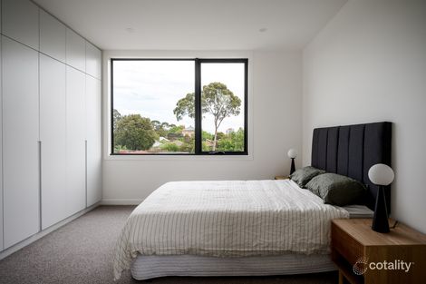 Property photo of 17 Centre Road Carnegie VIC 3163