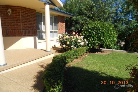 Property photo of 4 Bourkelands Drive Bourkelands NSW 2650