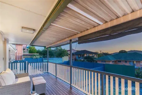 Property photo of 34 Cresthaven Drive Mansfield QLD 4122