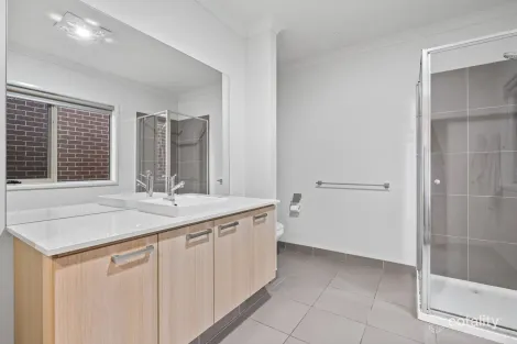 Property photo of 9 Miro Way Fraser Rise VIC 3336