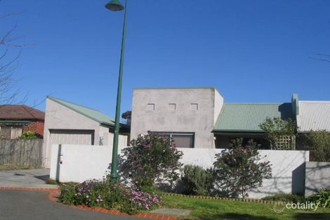 2 Sutherland Pl, Burwood, VIC 3125