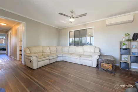 Property photo of 13 Erin Close New Auckland QLD 4680