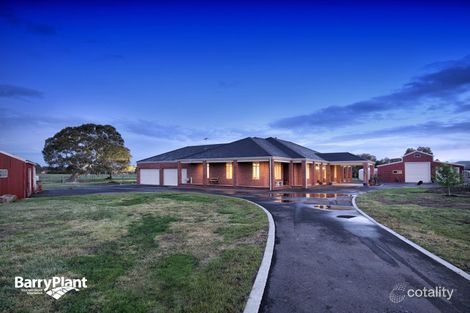 Property photo of 30 Canowindra Close Mickleham VIC 3064