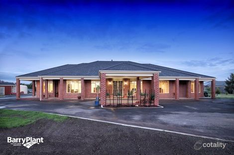 Property photo of 30 Canowindra Close Mickleham VIC 3064