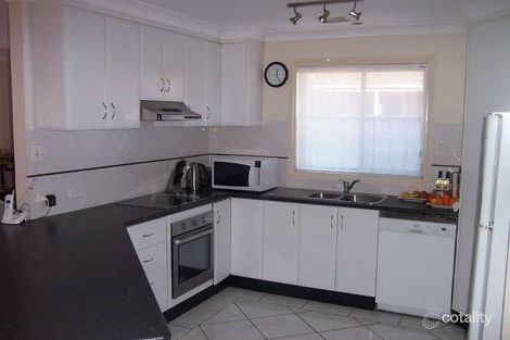 Property photo of 33 Petticoat Lane Young NSW 2594
