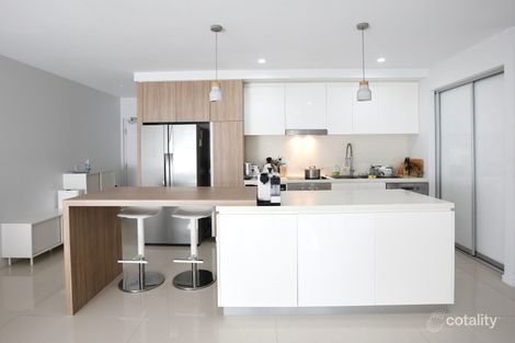 Property photo of 201/26-28 Gray Street Southport QLD 4215