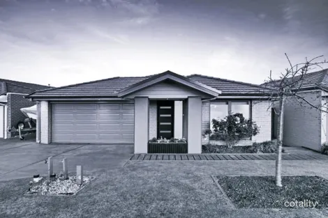 10 Annabella St, Cranbourne East, VIC 3977