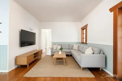 Property photo of 18 Fox Avenue Southport QLD 4215