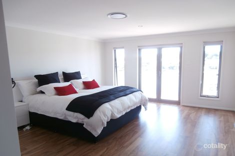 Property photo of 35 Cova Boulevard Hope Island QLD 4212