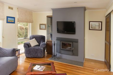 Property photo of 2 Mountain View Avenue Woodend VIC 3442