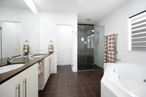 Property photo of 2/5 Muscovey Avenue Paradise Point QLD 4216