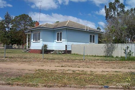 2 Yalbaroo Rd, Northam, WA 6401