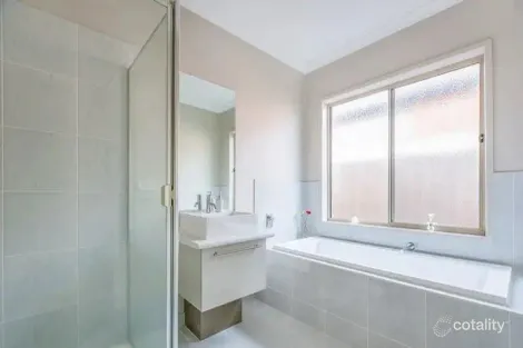 Property photo of 2 Trood Place Epping VIC 3076