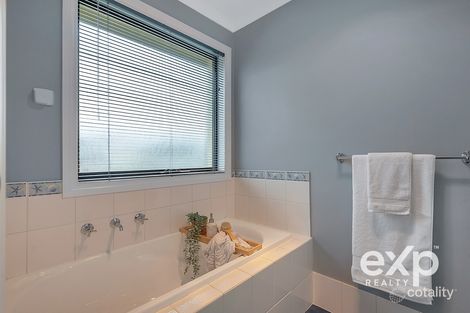 Property photo of 8 Sandstone Avenue Walkley Heights SA 5098