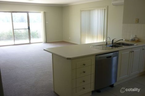 Property photo of 2/133 Casey Drive Hunterview NSW 2330