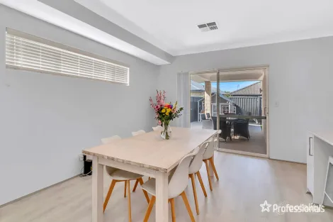 Property photo of 16 Wildflower View Piara Waters WA 6112